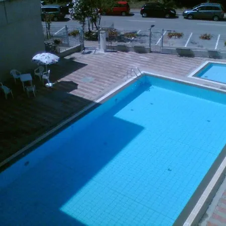 Apartment Relax By The Pool Comfy Flat In
